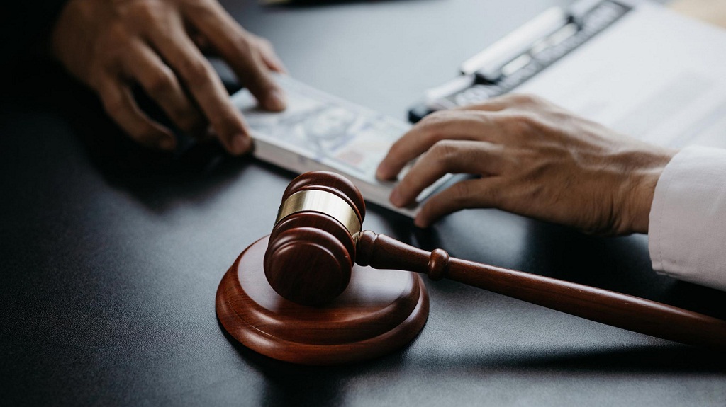 White-collar consultants reconcile legal advice and personal support.